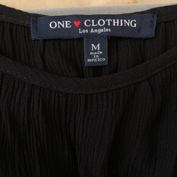 One (Heart) Clothing Womens Cold Shoulder short sleeve Top Black size Medium - Picture 5 of 10